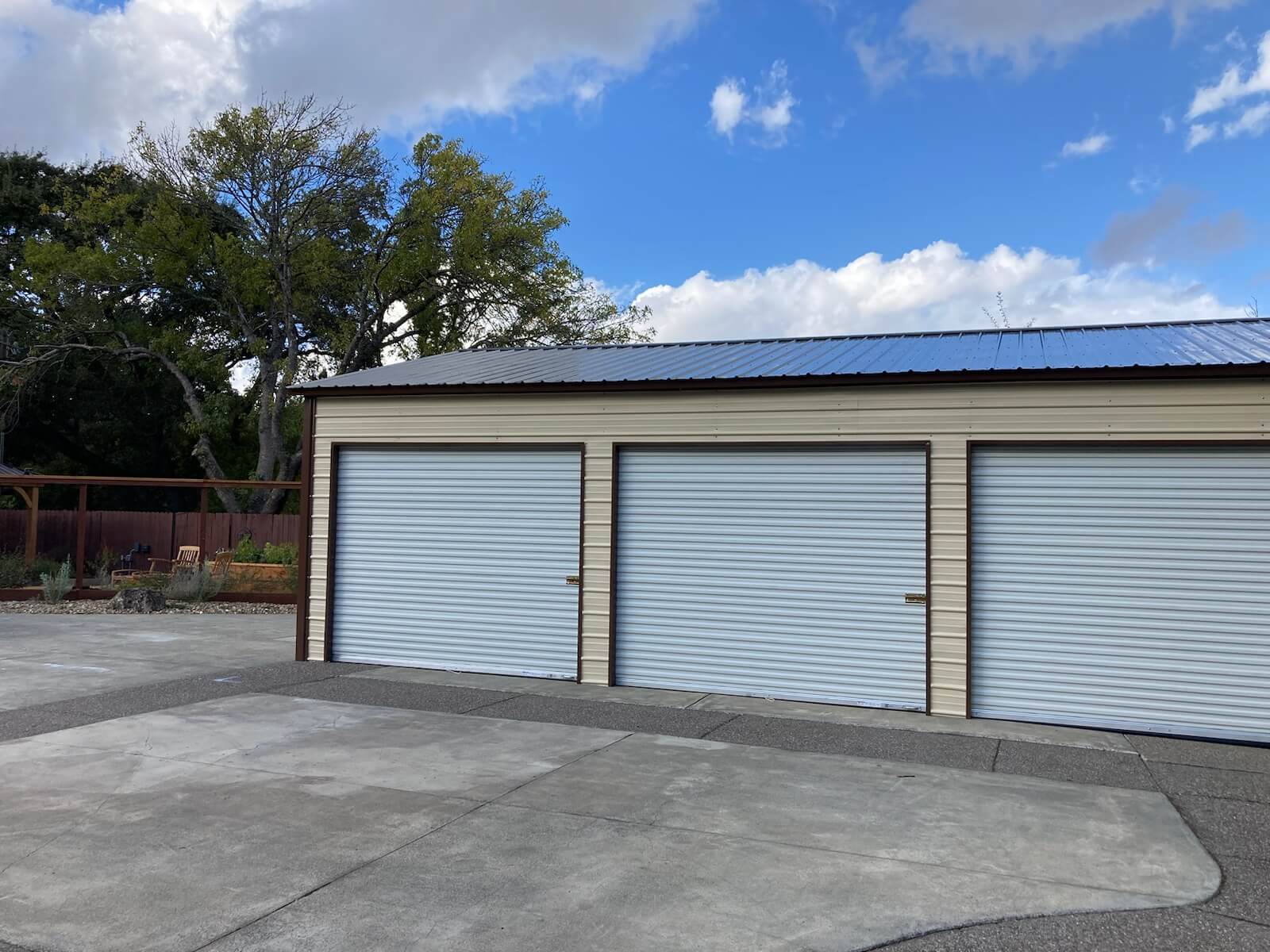 24x35x10 Side Entry Garage - Pacific Metal Buildings, Inc